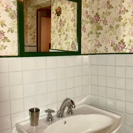 Con Terrazza Privata E Giardino Vicino A Pisa E Firenze Апартаменты *