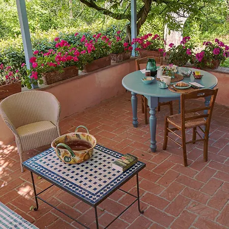 Con Terrazza Privata E Giardino Vicino A Pisa E Firenze