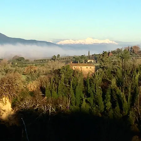 Con Terrazza Privata E Giardino Vicino A Pisa E Firenze *