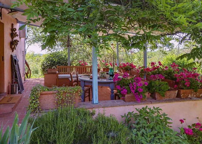 Con Terrazza Privata E Giardino Vicino A Pisa E Firenze 公寓 *