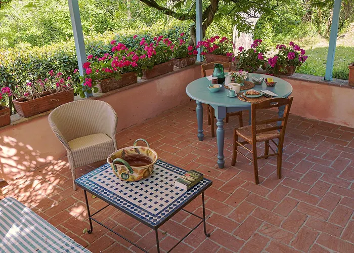Con Terrazza Privata E Giardino Vicino A Pisa E Firenze